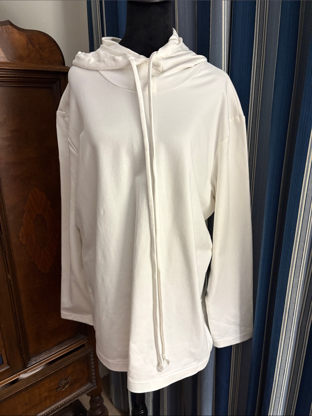 Boyfriend Hooded Sweatshirt Tag